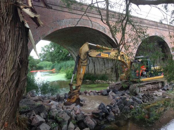 Murlac supplied floating silt curtains to a customer for their recent Network Rail scour protection projects.