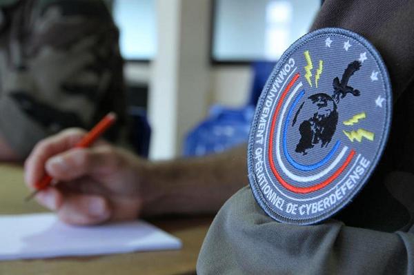 Armees_Gouv's tweet photo. [ Vidéo] #DEFNET2014 un exercice fondateur http://t.co/MyM9wQufXC http://t.co/l0cxPElLR1