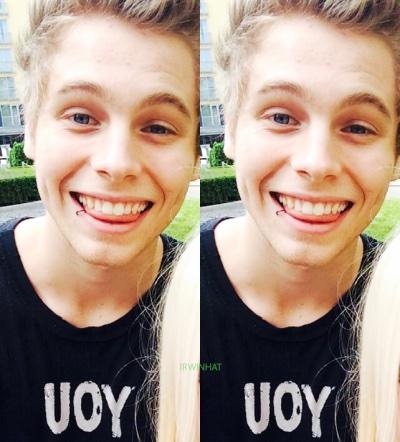 RTorFAVgsirens's tweet photo. RT or FAV

Luke Hemmings 

RT: pegaria
FAV: não pegaria http://t.co/Bz1NFsb6ON