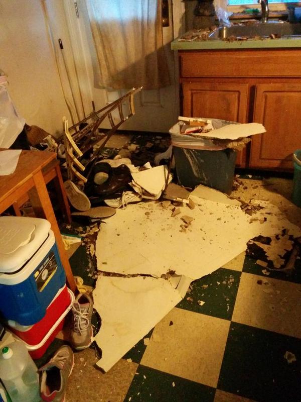 IntrovertGaming's tweet image. TLDR: Housing didn&apos;t fix water damages, Patriot Ledger is paying me a visit to report on it.