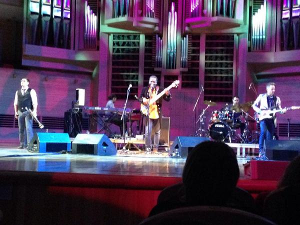 Mozzlie's tweet photo. @BonaRichard Richard Bona Quintet show in Moscow, Russia.  Very well done, so awesome &amp; groovy.  Spasibo Richard. http://t.co/8wCr3h8Qwb