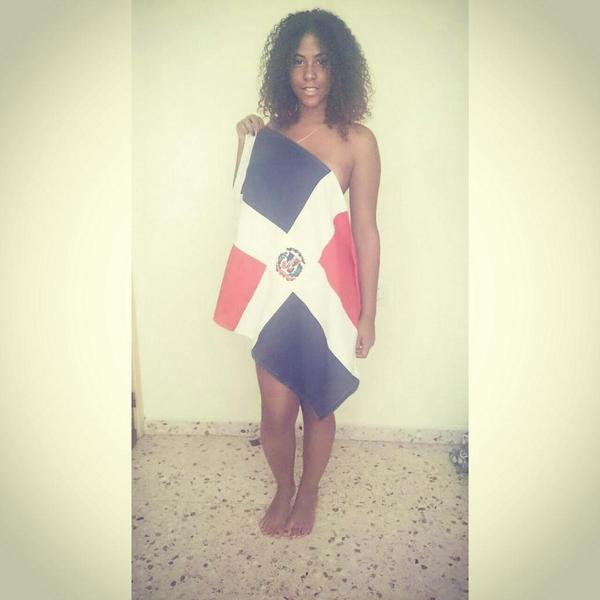 JennyVictoriano's tweet photo. @DarlynDCS *ESCAPATE QUE ESTA NOCHE QUIERO ROSARTE PIEL CON PIEL<3
#enmibocina #RepúblicaDominicana #iloveDarling http://t.co/FhNz6D6vE1