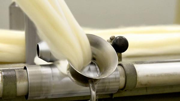 DormeuilUSA's tweet photo. For #topdye #fabrics, #wool #top is #dyed & #color #blended before being #spun into #luxury #yarn. http://t.co/wYWsypRAya