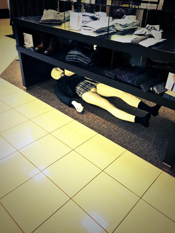 VicBartley8's tweet image. Excuse me sir... Your balls are showing #bumblebeetunaBumblebeetuna