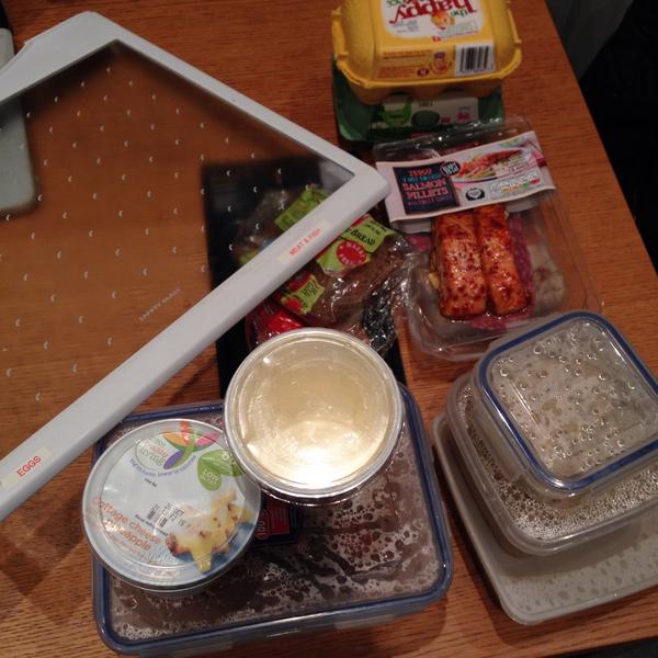 PixelDandy's tweet image. 2 short paragraphs left to write for my book = Ideal time to clean the fridge. #ProcrastinationLevelExpert