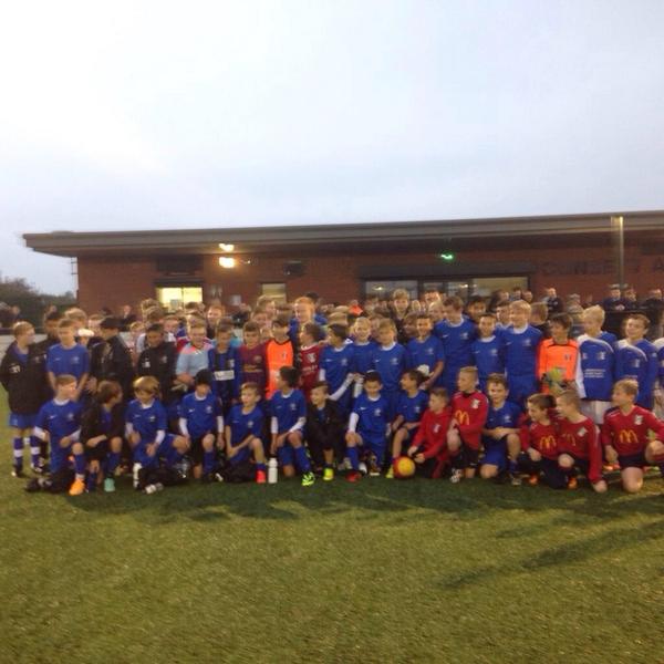 MarkLeeFC's tweet photo. Amazing new facility@ConsettAFC.The welcome we received tonight was amazing and I'm so proud to be a Consett Lad. http://t.co/F6NUWYaBY8