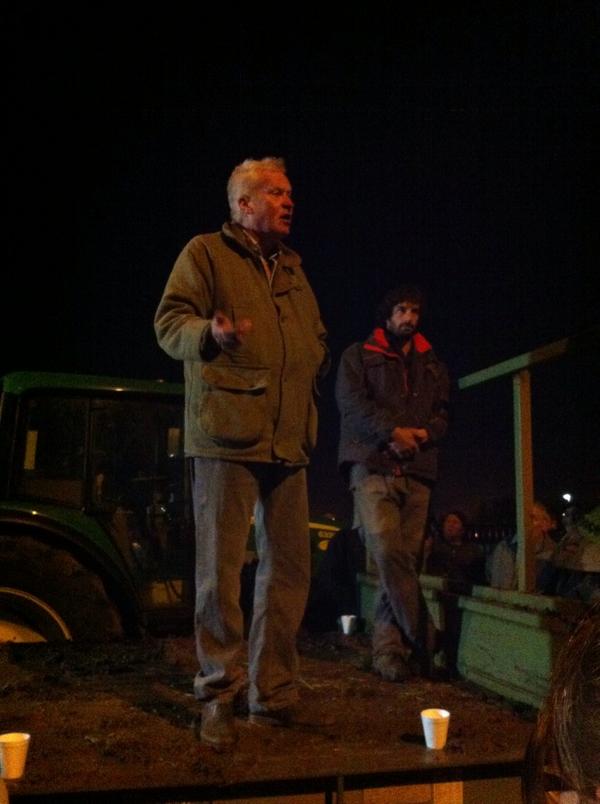 Latest from the #milk protests. David Handley <a href="/FARMERS4ACTION/">FARMERS FOR ACTION</a> addresses the crowd outside Morrisons in Bridgwater