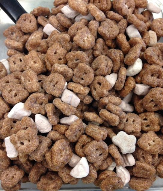 SweetFrogMech's tweet photo. Count Chocula Cereal + Nightmare Oreos!! #froyotoppings #October #sweet #comeandgetit http://t.co/WhhI6Umshu