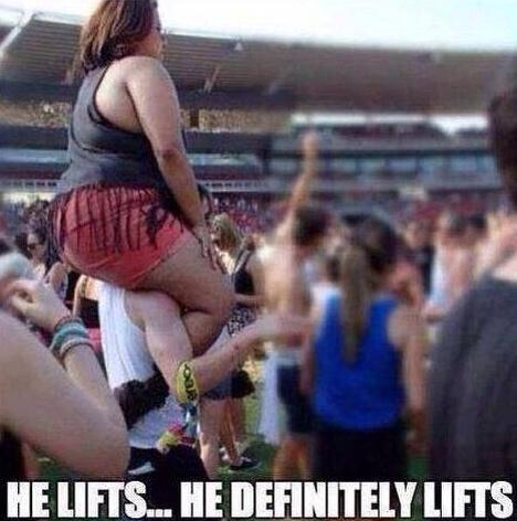 CauseWereGuys's tweet photo. He lifts bro http://t.co/O3bCoRIAcG