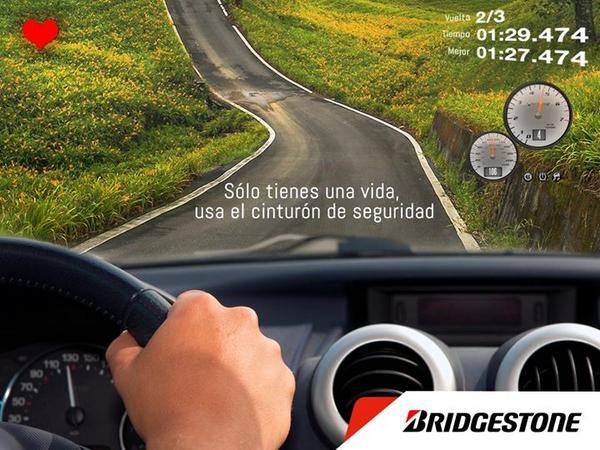 Bridgestone_Mx's tweet photo. No estás en un #videojuego, usa el cinturón de seguridad.  @Piensa_Antes #DeConducir http://t.co/QLwSaY67ad