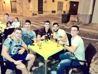 sergiocuenca10's tweet photo. Aço si que es vida! @Javier_Fons  @CarlosCodina69  @norbersanchis http://t.co/vynqfar50M