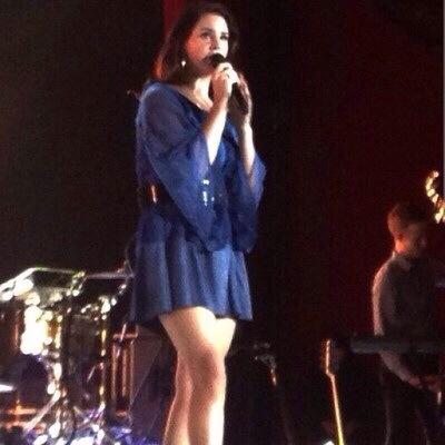 I met Lana del Rey last night, I still can't get over her, she's so gorgeous and hot and her voice gives me chills