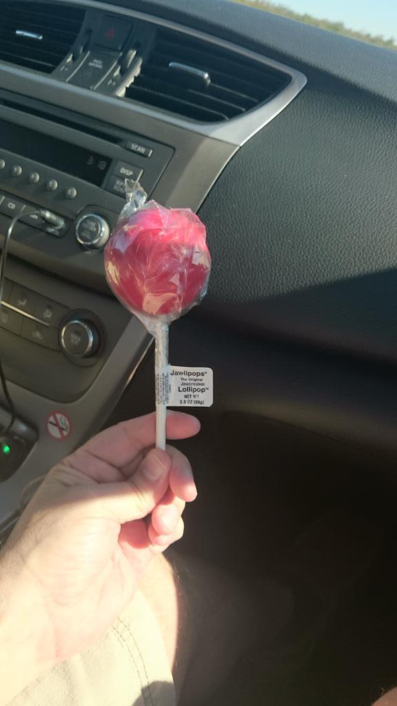 thekeithallen's tweet photo. I have a big red lolly http://t.co/KYRclSkn5M
