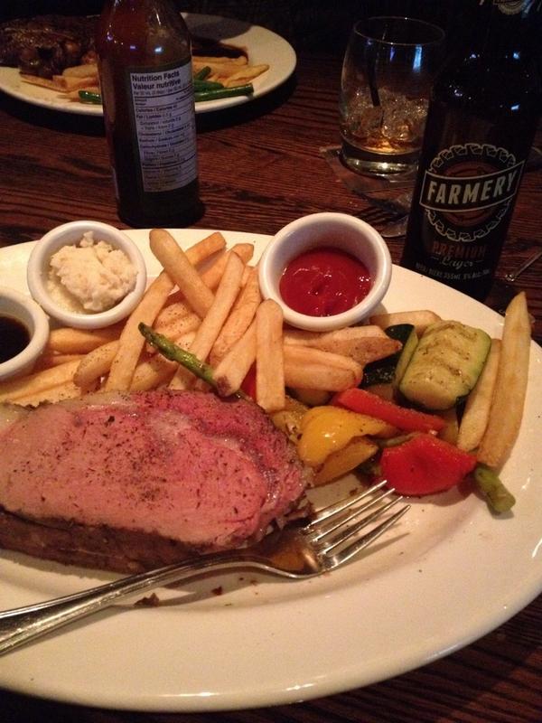 morrisonemo's tweet photo. Only took 5 mins to take back the 2nd chance I was givin phaneuf. At least the food is good! #datenight #leafsareback http://t.co/SMEPv1cois