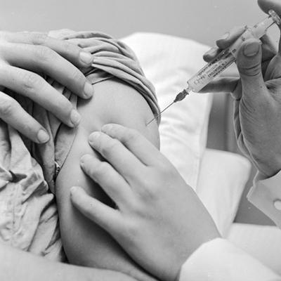 dna's tweet photo. #HIV 's infection tactics could guide AIDS vaccine, study finds http://t.co/siLQsIhBmo #science #AIDSfacts http://t.co/0XTPsGVJbn