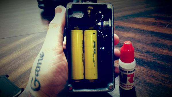 702NIREY's tweet photo. Words cannot descride how fucking amazing this box is. Wow #Vapelife #Vapemail This thing is just chuckin... #TIDMODS http://t.co/8HqOqALlk3