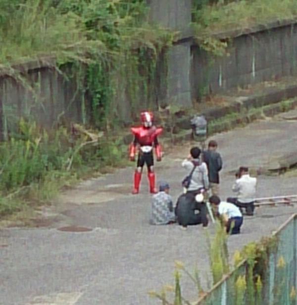 ちゃり 心身状態ﾎﾞﾛﾎﾞﾛ 10時頃 首都高新富町出口付近で仮面ライダードライブが撮影してた スチール撮影かな Http T Co Z2gny7ehvj