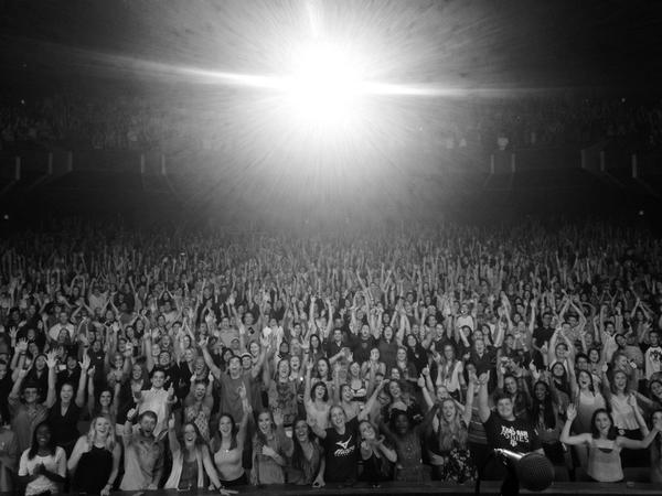Phillips's tweet photo. Had an amazing time tonight A&amp;M! Hope y'all did as well! See you soon! http://t.co/CwovLLBohv