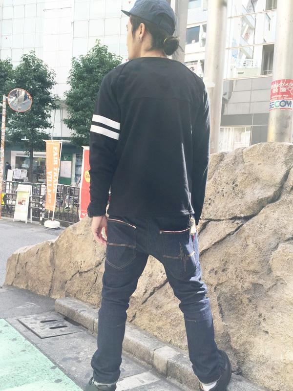 ONELOCK_jp's tweet image. 【ONELOCK style】
Football sweat [M]
Tapered denim [S]
Model 168cm

#ONELOCK #コーデ #スト系