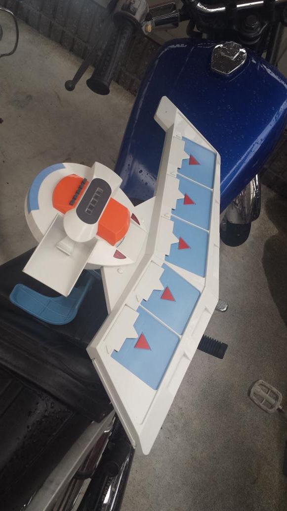 誰だよオレのバイクの上にデュエルディスク置いてったやつ