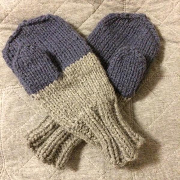 inkamaria66's tweet image. #huomenta #neuloosi'n tuotoksena syntyi toivelapaset poikaselle villa-alpakasta kaksinkertaisella langalla #magicloop