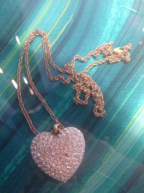 LastCallYEG's tweet photo. This was left behind at the #sale last weekend if this is yours you can pick it up at @CeruleanBtq #lostandfound #yeg http://t.co/hCRNGCptG6