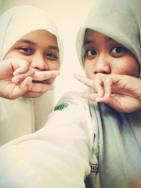 sherlyindrasari's tweet image. with @TyasXOXO ^^ #TemanSebangku