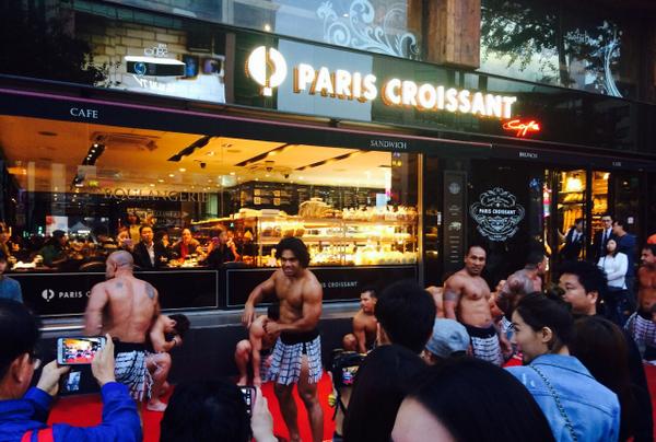 강남역에서 마오리족!!ㅋㅋㅋ
와.. 몸이 대박인듯~ㅎㅎㅎ
#하카댄스 #기가팍팍 #기가기가