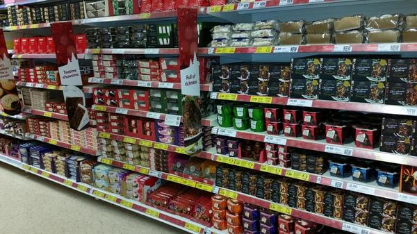 RobJenkins18's tweet photo. Xmas cake launch in Ebbw Vale 2444 @clivetesco @headcaseymike @ben @clairelou08 http://t.co/ojB0OoVNyh