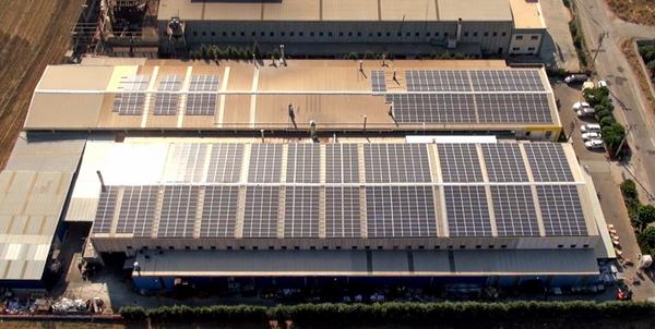 SolarTurkEnerji's tweet photo. İzmir de devreye alınan ve  iZKA tarafından en başarılı ve verimli projelerden seçilen EFE  Endüstri ve Granit A.Ş. http://t.co/oJdJG1Fopc