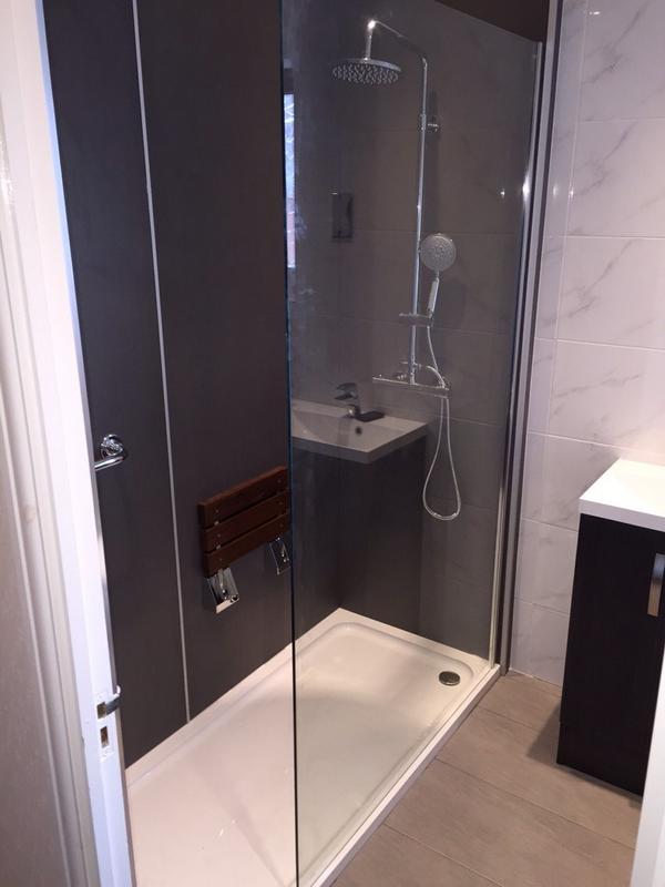 ADEHEATING's tweet image. A great looking bathroom fit from two of our engineers. Finishing touches today and another happy customer! #ADETeam