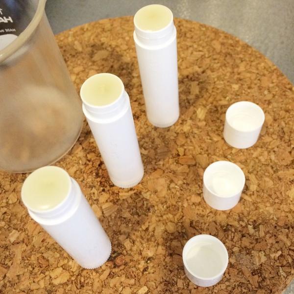 手作りリップクリーム