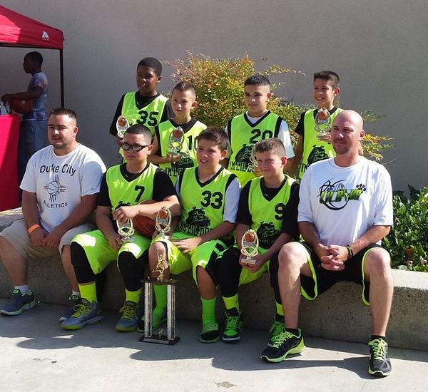 HillJakwon's tweet photo. Just got back from Cali 🏀🏀 http://t.co/ywXQtF2pwC