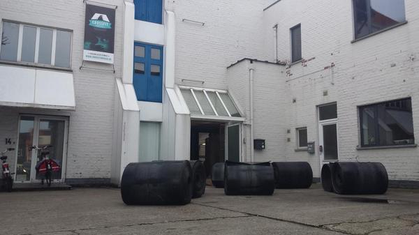 CrossFitBrugge's tweet photo. AMRAP: As Many Roll As Possible! #crossfit #rubberflooring #crossfitbrugge #crossfitbox http://t.co/no6UkzV6Pe