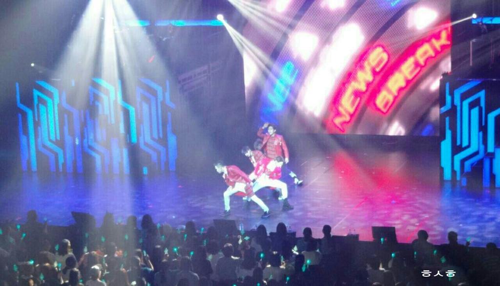 BzffVbCCQAEWDKL.jpg:large