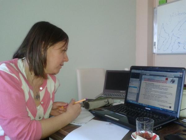 GENOVATE_AU's tweet photo. Emel is taking notes in the  session of #GENOVATE http://t.co/mOAJr1SBD3