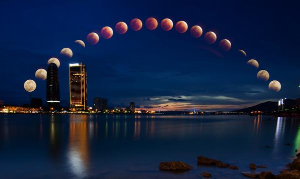 Кровавая Луна в 19 кадрах