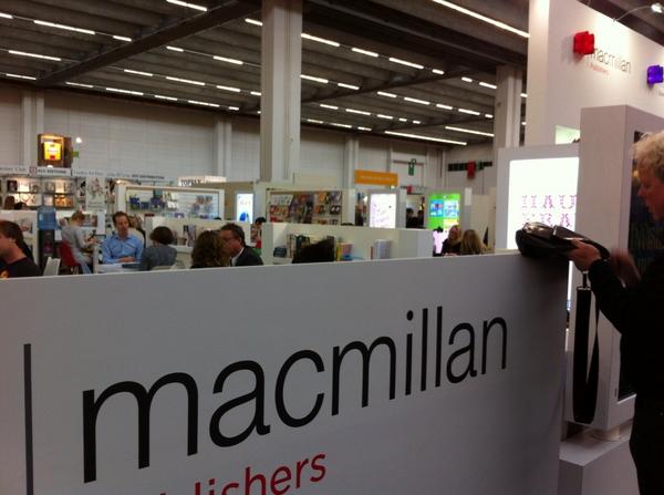 Roser_Herrer1's tweet photo. A punto para la siguiente reunión #fbf2014 http://t.co/0qRc3YpUtv