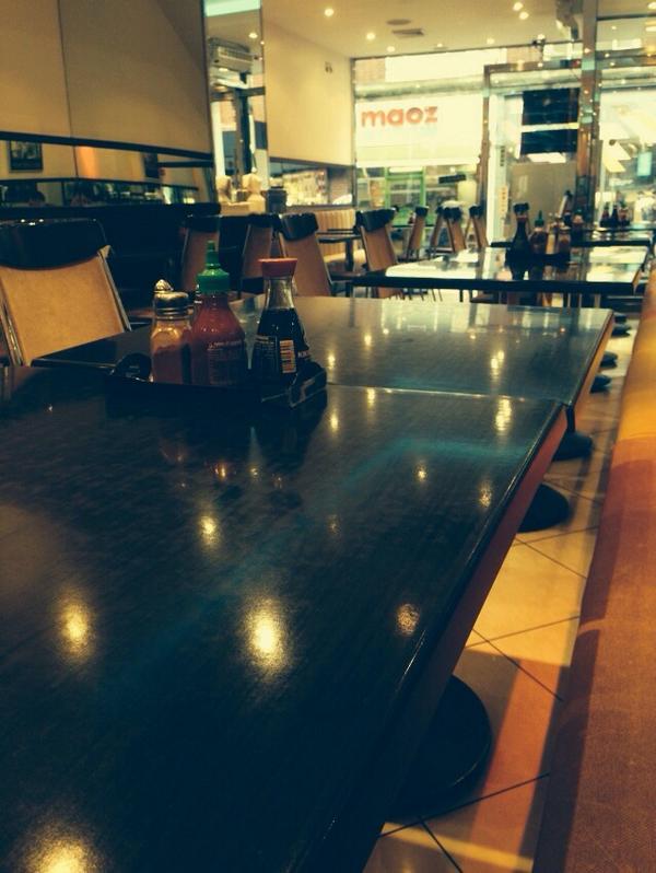 AndoniLarrabe's tweet photo. Mi mesa del UKIPT no tiene mala pinta… #BustoSoon http://t.co/fDsUxo5imq