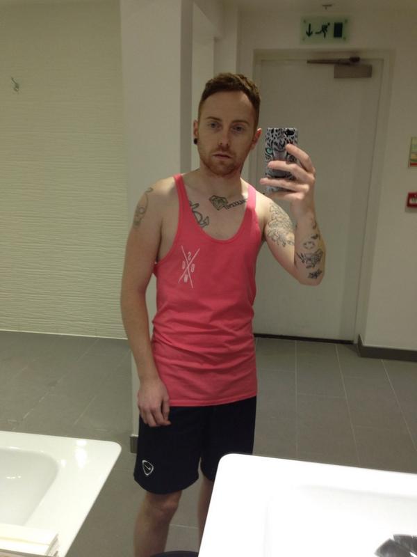 PaddiB16's tweet image. @PaddyWhitePT just smashed shoulders in wearing my face top #OctoberBootcamp #lovingtheresult #bringontomorrow