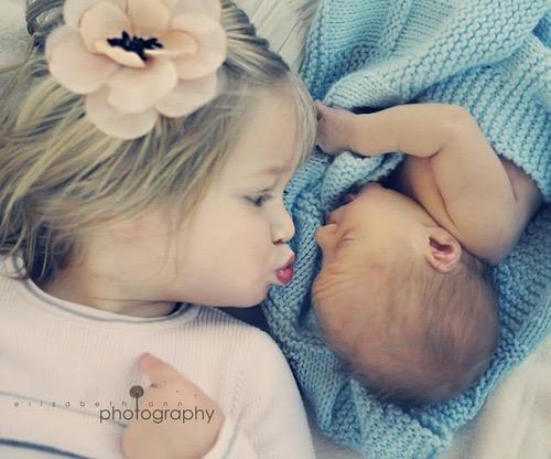 perfectbabiez's tweet photo. Siblings love 💗 http://t.co/Q7KQVhXwuF