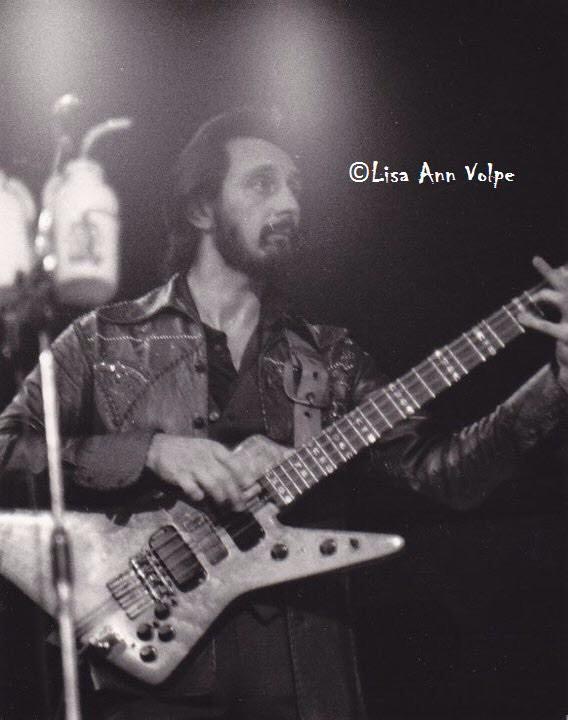 Happy Birthday John Entwistle 

Thank you 4 coming 2 hang out all those years ago just because we were fans 