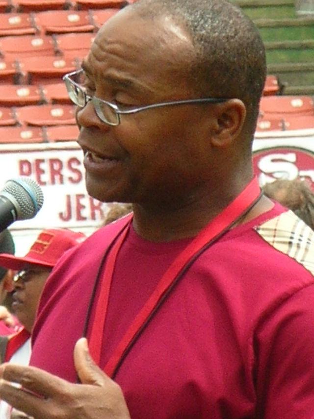 Happy 56th birthday, Mike Singletary, awesome Linebacker for the Chicago Bears  
