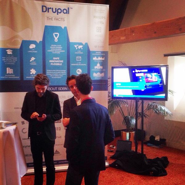 SDBN_NL's tweet photo. Size does matter! #Drupal #SDBN @hartmanevent http://t.co/HakNQC34sq