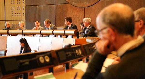 #THD les élus rassemblés pour l'Oise Numérique  bit.ly/ZfJcIH