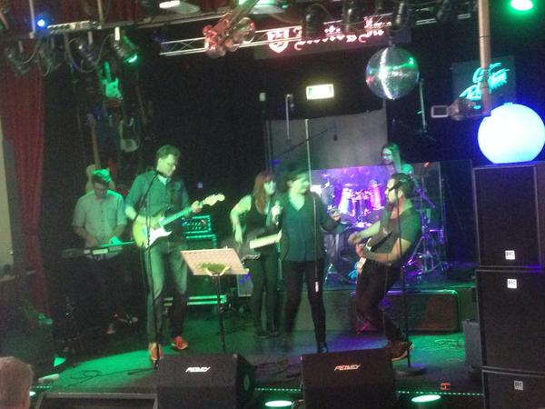 Rock and Roll op 5 jarig jubileum CompAttent