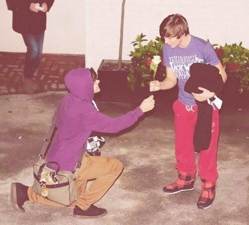 shippingceleb's tweet image. Louis Tomlinson and Harry Styles

RT if you ship Larry
FAV if you don't