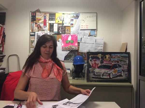 MasonCristian's tweet photo. Reunión en la oficina de @veroharo1 @Citroen_Arg junto a las fotos de fondo de @rossimatias http://t.co/KtZKo07ecv