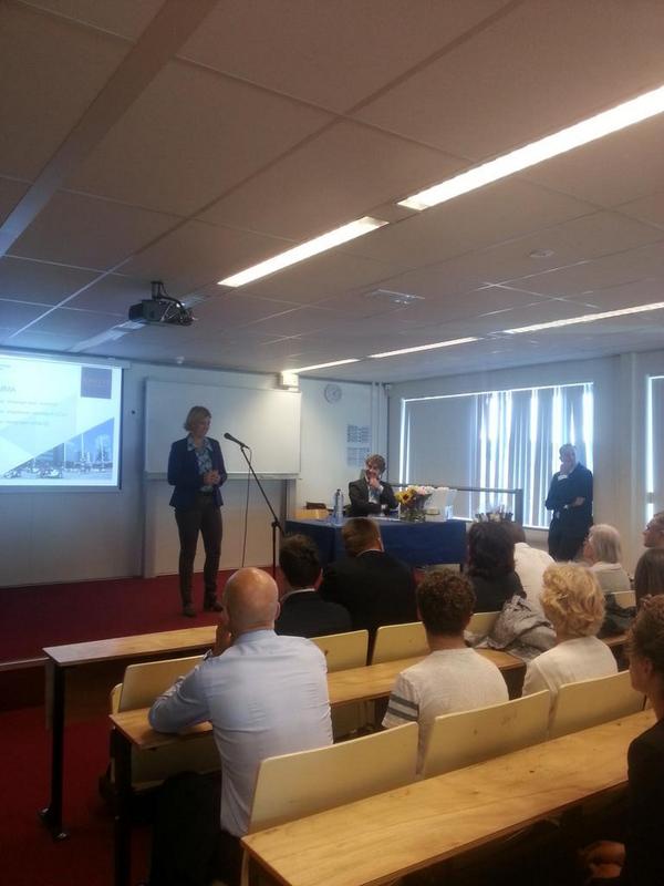 ArlettevWeersel's tweet image. Trots op de studenten van JC1B klas 2014- 2015! #propedeuse uitreiking.