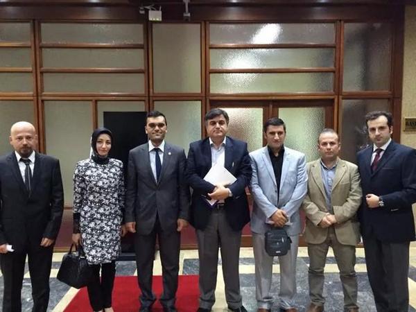 VahdetOzkocak's tweet photo. Sayın @cetinsayag hocamız ile #akademikzam #50dsorunu #esdurumutayini #sozlesmesorunu #oyp #akademikdil #ozlukhaklari http://t.co/BAbWUD2Lvu